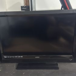 Free 32 inch TV (no cables)