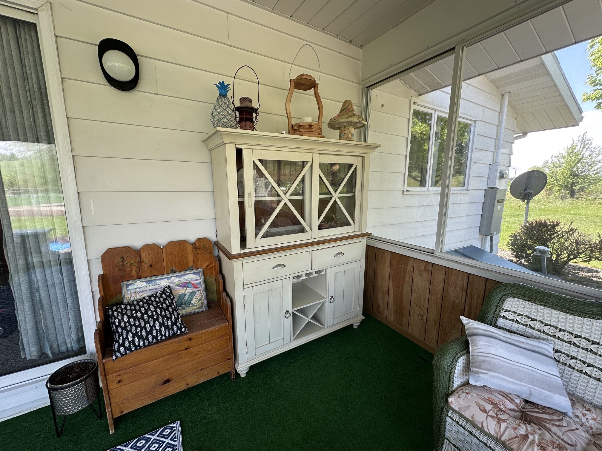 Kitchen hutch