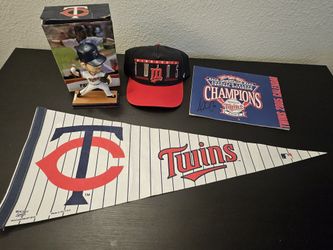 🔥 Minnesota Twins MLB Lot - Hat, Pennant, Bobblehead,  Signed Calender 🔥