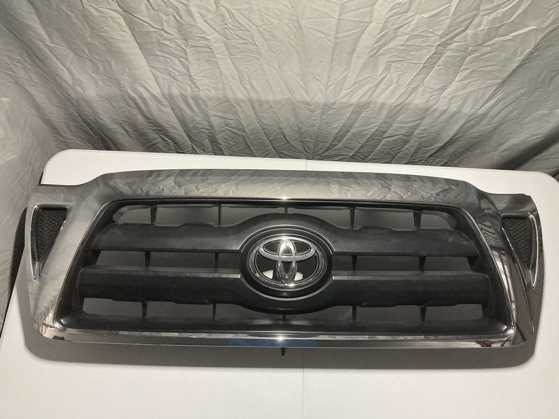 05 06 07 08 Toyota Tacoma Grille Front Grill 2005-2008