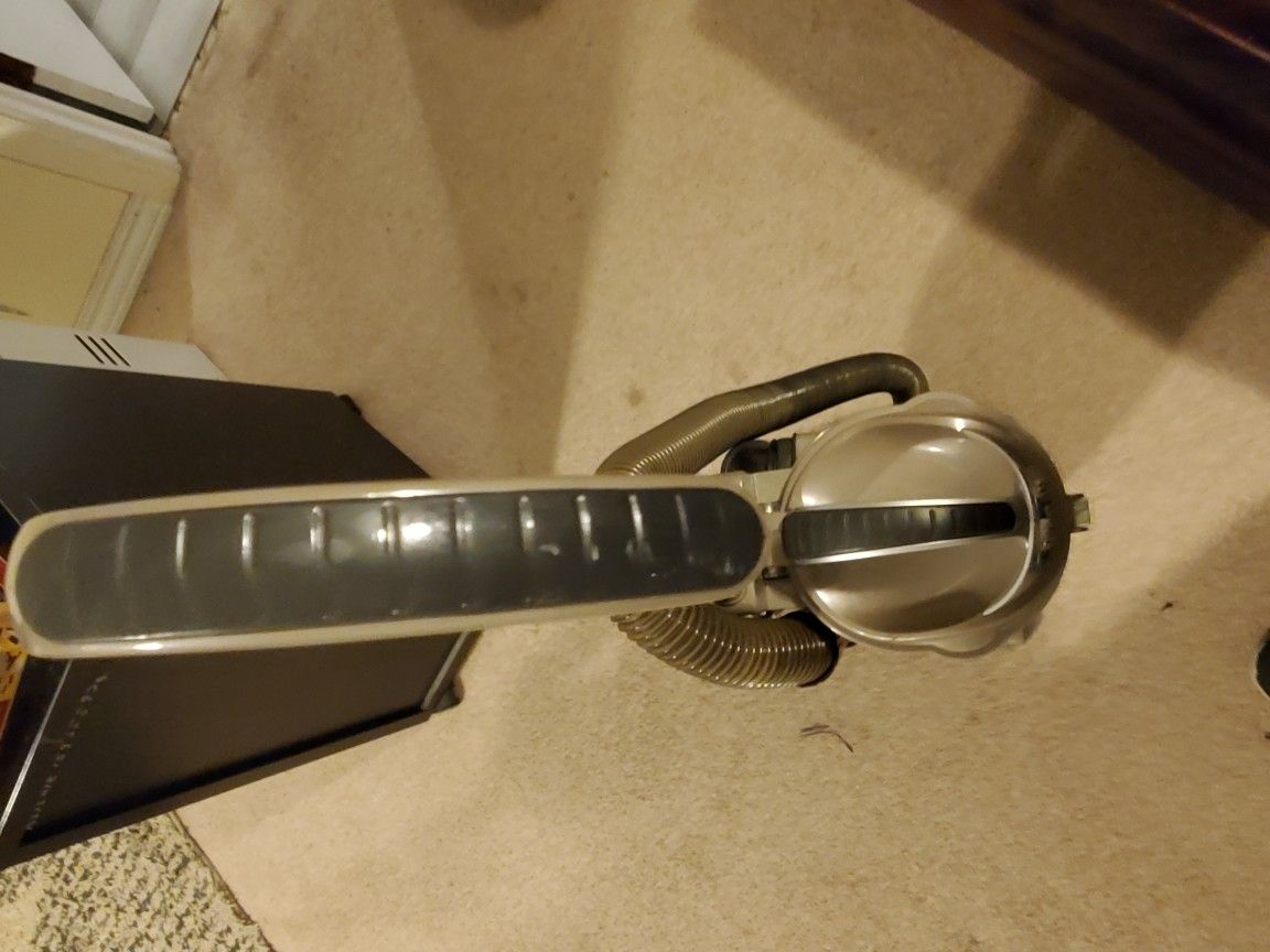 Shark Navigator DLX Swivel Vacuum