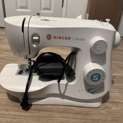 Singer Sewing Machine 3337