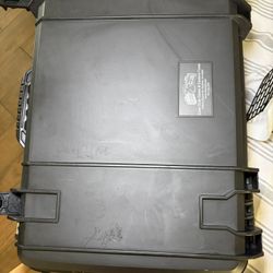 Case Club Portable Gaming Station With Built In Monitor 