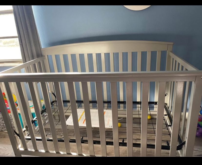 Crib/Toddler Bed