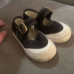 Toddler Mary Jane’s Vans 