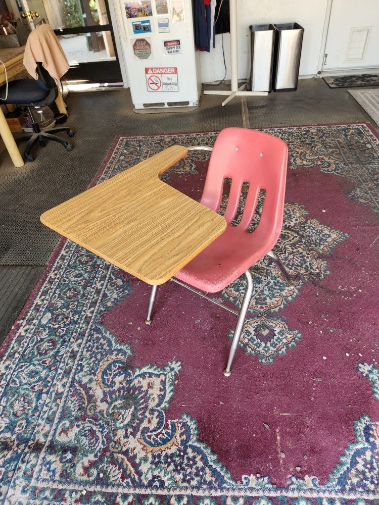 Nice single seat student desk