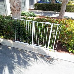 Baby or Pet Gate H30" W29"-56"