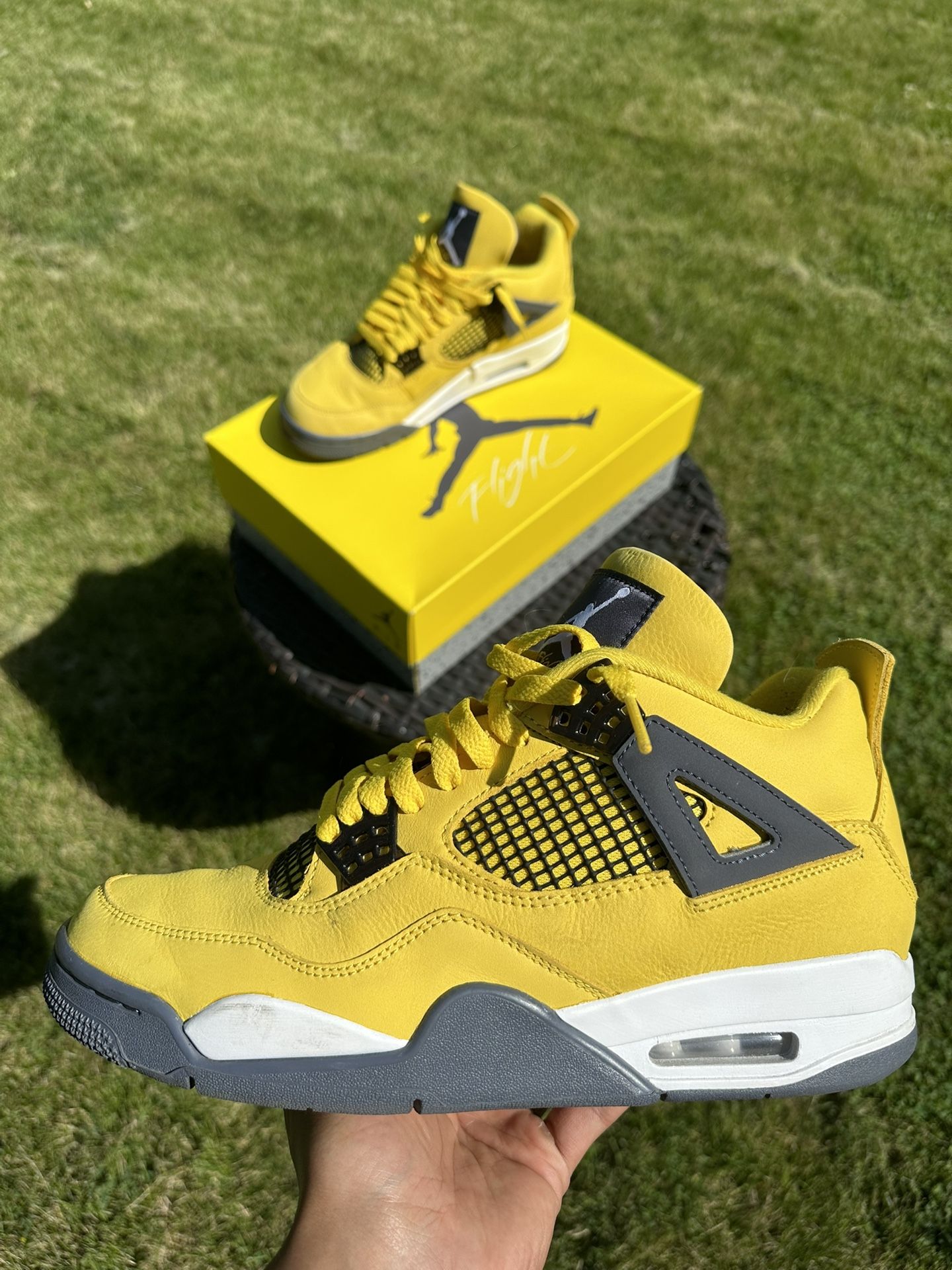 Air Jordan 4 Retro 'Lightning Yellow'
