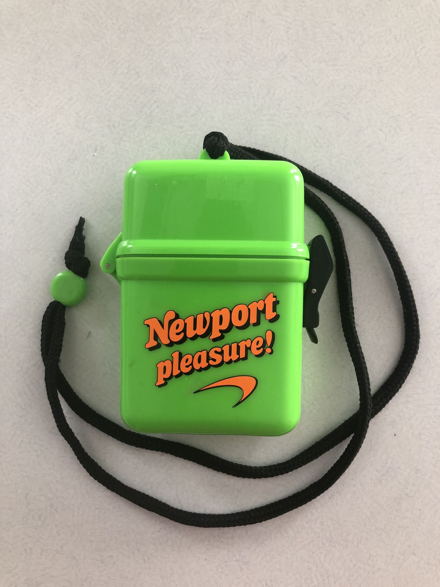 Newport Pleasure Advertising Waterproof Cigarette Money Card Case Necklace