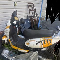 Velocity 150cc Moped 