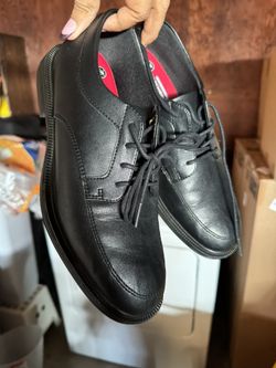 Dressing Boys Shoes -7.5 Skechers Memory Foam