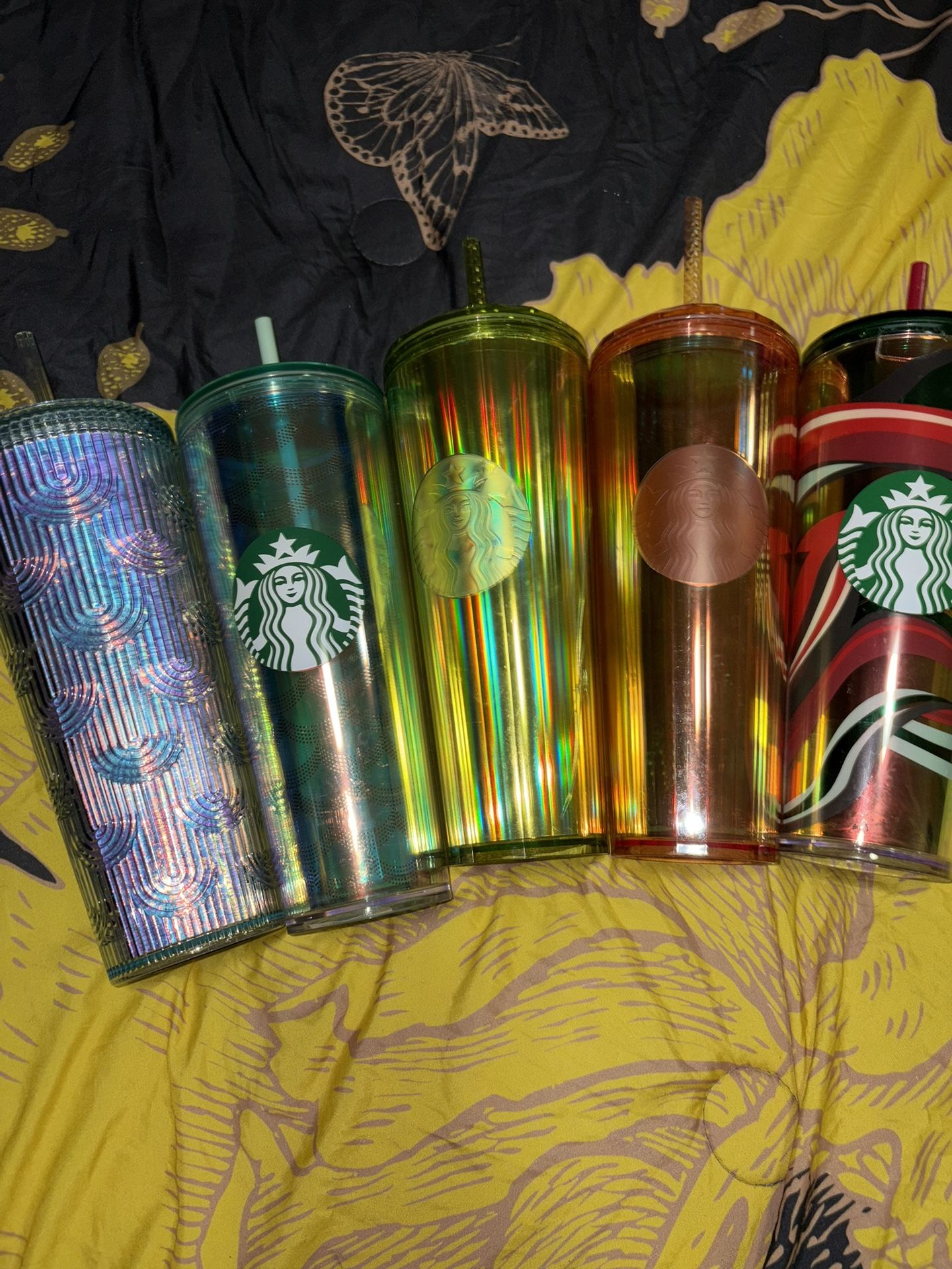 5 Starbucks Cups