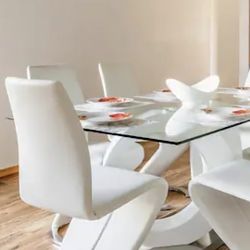 4 Dining Chairs – All 4 for Only $60