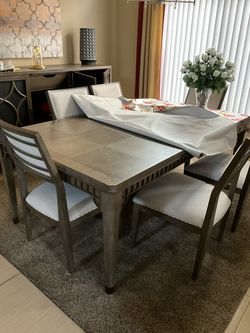 $1,100 – Dining Room Set (Table, Chairs & Buffet) – Perfect Condition