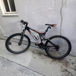 Specialized Stump Jumper 18”