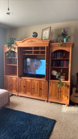 Entertainment center