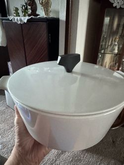 Nice Corning ware 2 1/2 Qt
