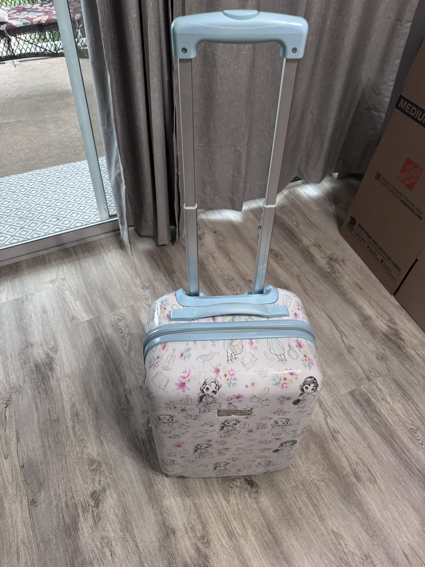Disney Princess Animators Collection Small Rolling Luggage For Kids.