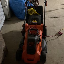 Black + DECKER Push Lawn Mower