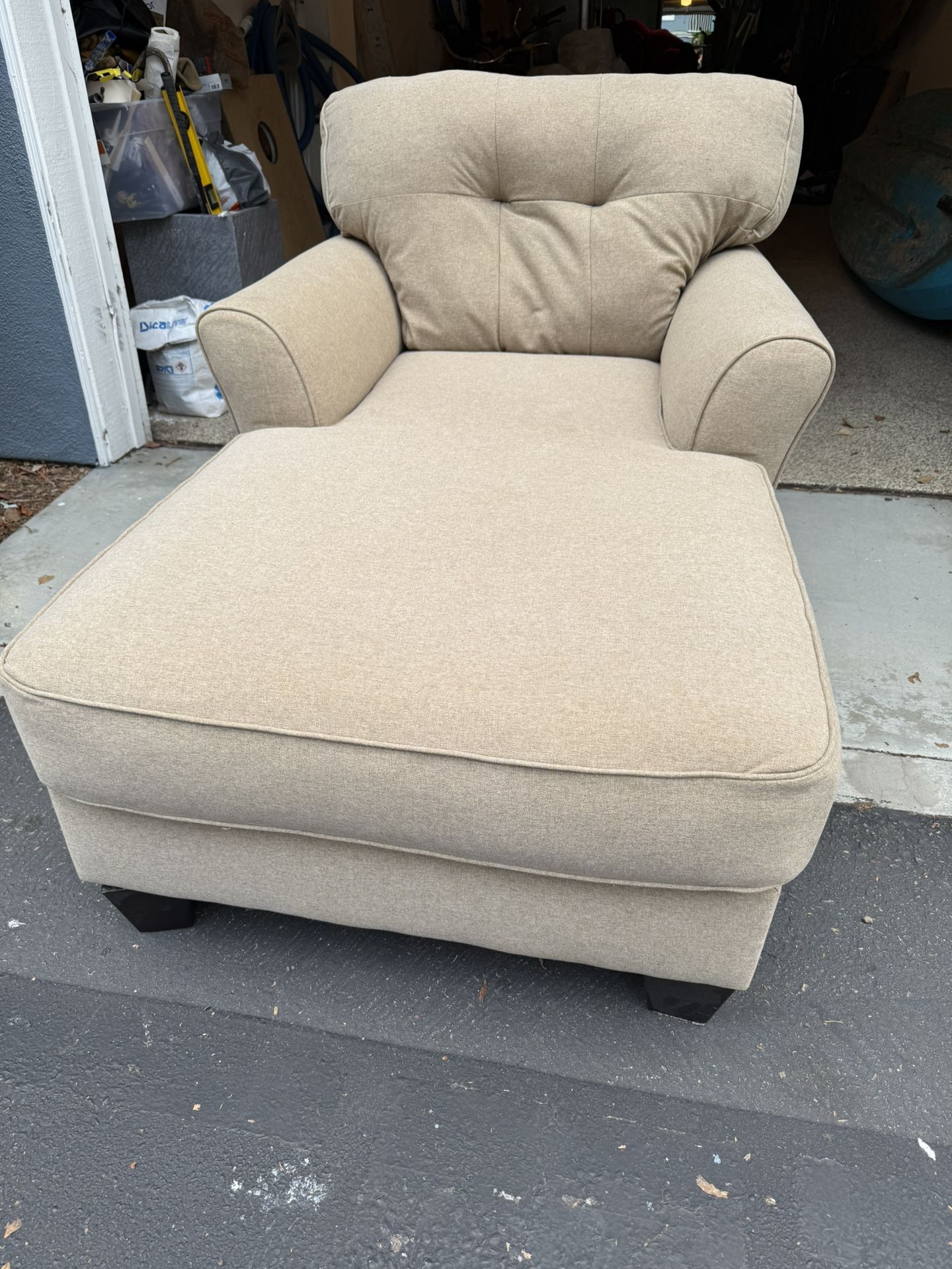 Tan Chase Lounge Chair - Indoor