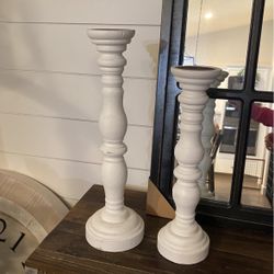 Set Of Two While Pilar Holders 