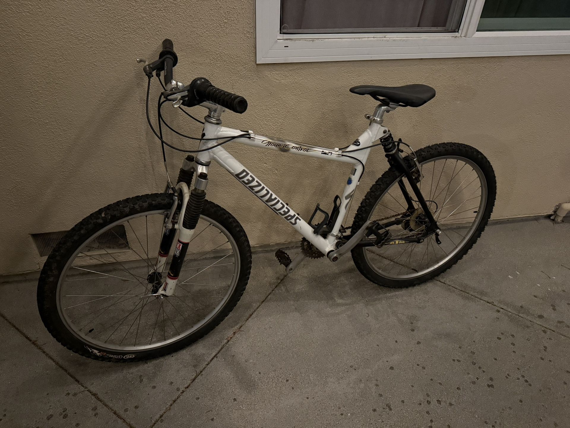 Specialized Hardrock mountain bike
