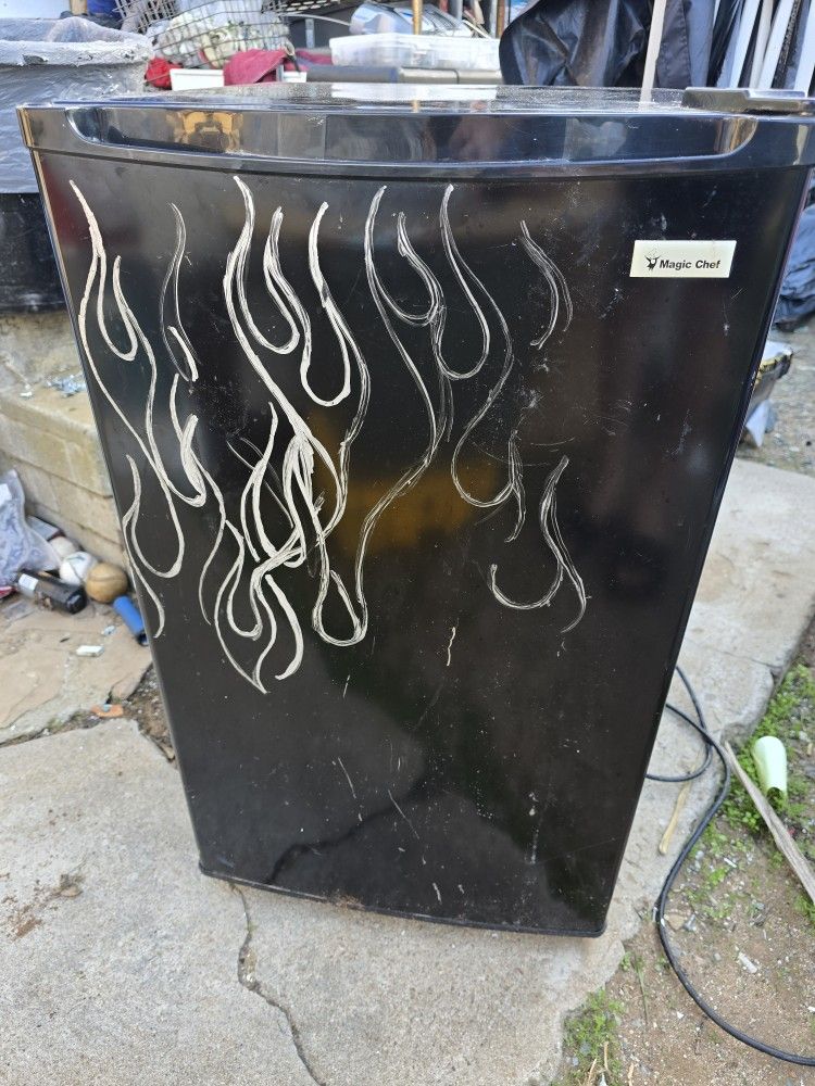 Magic Chef Mini Fridge