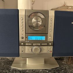 Fisher AM/FM CD Stereo Set Detachable Speakers