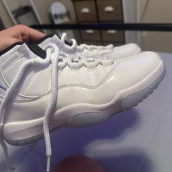 Jordan 11 Retro Legend Blue Mids