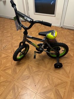 Kids Huffy Bike with Training Wheels