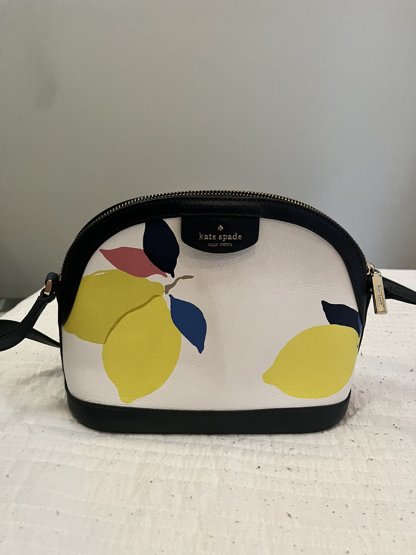Kate Spade Dome Crossbody Bag Lemon Zest Lightly Used for Sale in New York,  NY - OfferUp