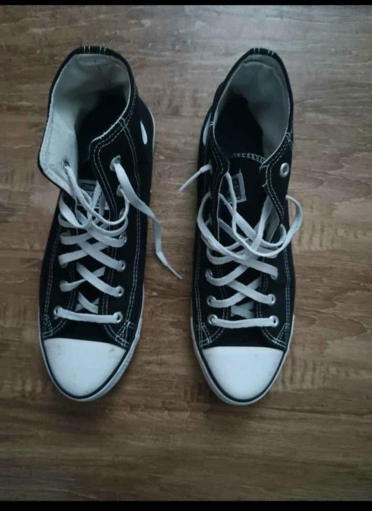 Converse Chuck Taylor Black Canvas Size 11