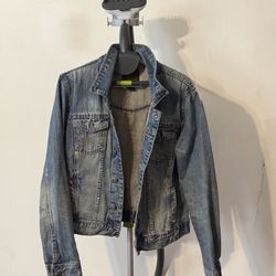  Title: Classic Aeropostale Light Wash Denim Jacket (Size L)  Description: Enhance your casual wardrobe with this timeless light wash denim jacket fro