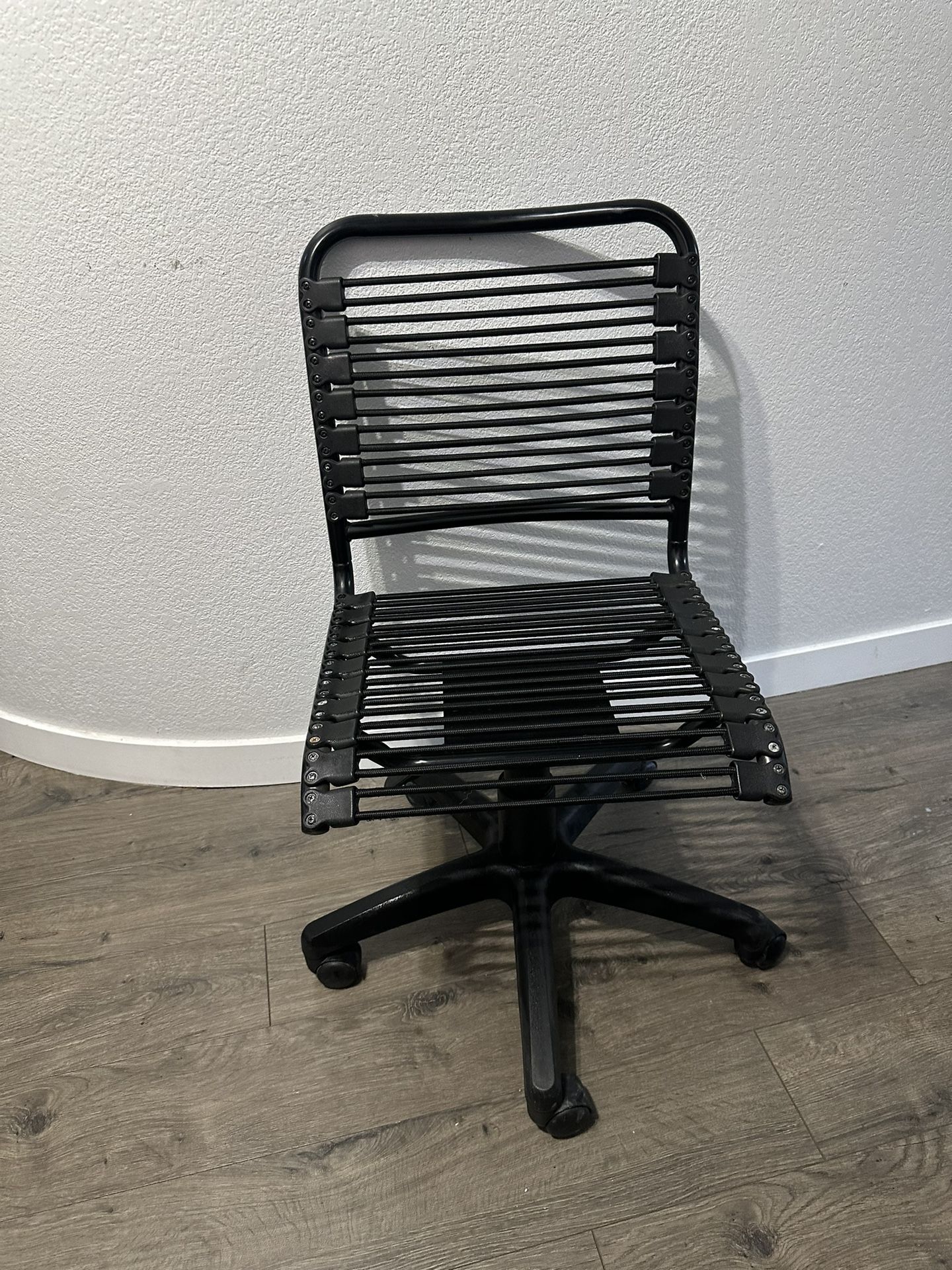 Cb2 Euro Style Bungee Cord Office Desk Chair🖥️Black