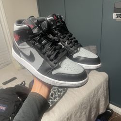 Air Jordan 1 Mids