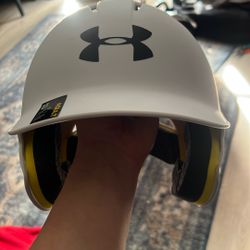 All White Under Armour 
