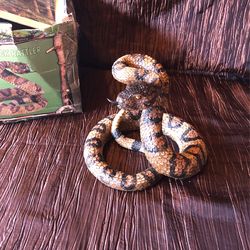 Figurine Diamondback Rattler 7”