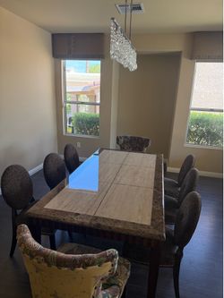 Large Dining Table with 8 Upholstered Chairs – Excellent Condition