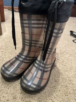 Burberry Kids Rain Boots. Size 13