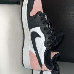 Black And Pink Nike