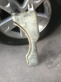 1999 Mustang Radiator Resevor V6