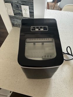 Ice maker