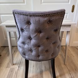 Like New Accent Chair - Excellent Condition 