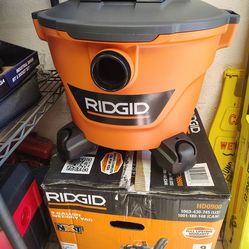 Ridgid 9 gallon wet/dry vacuum like new