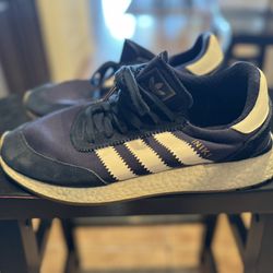 Adidas 5923 Runner Size 10