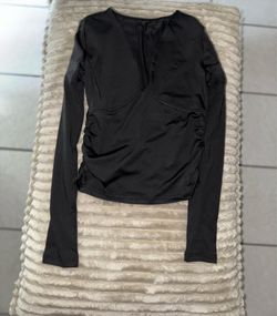 Black Long Sleeve Ruched Top – Never Worn