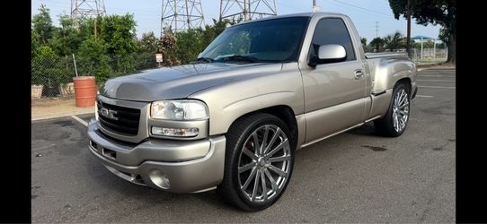 2005 GMC SIERRA