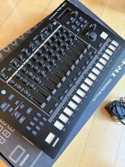 Roland TR-8S Drum Machine