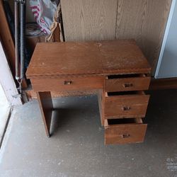 Sewing Machine/desk