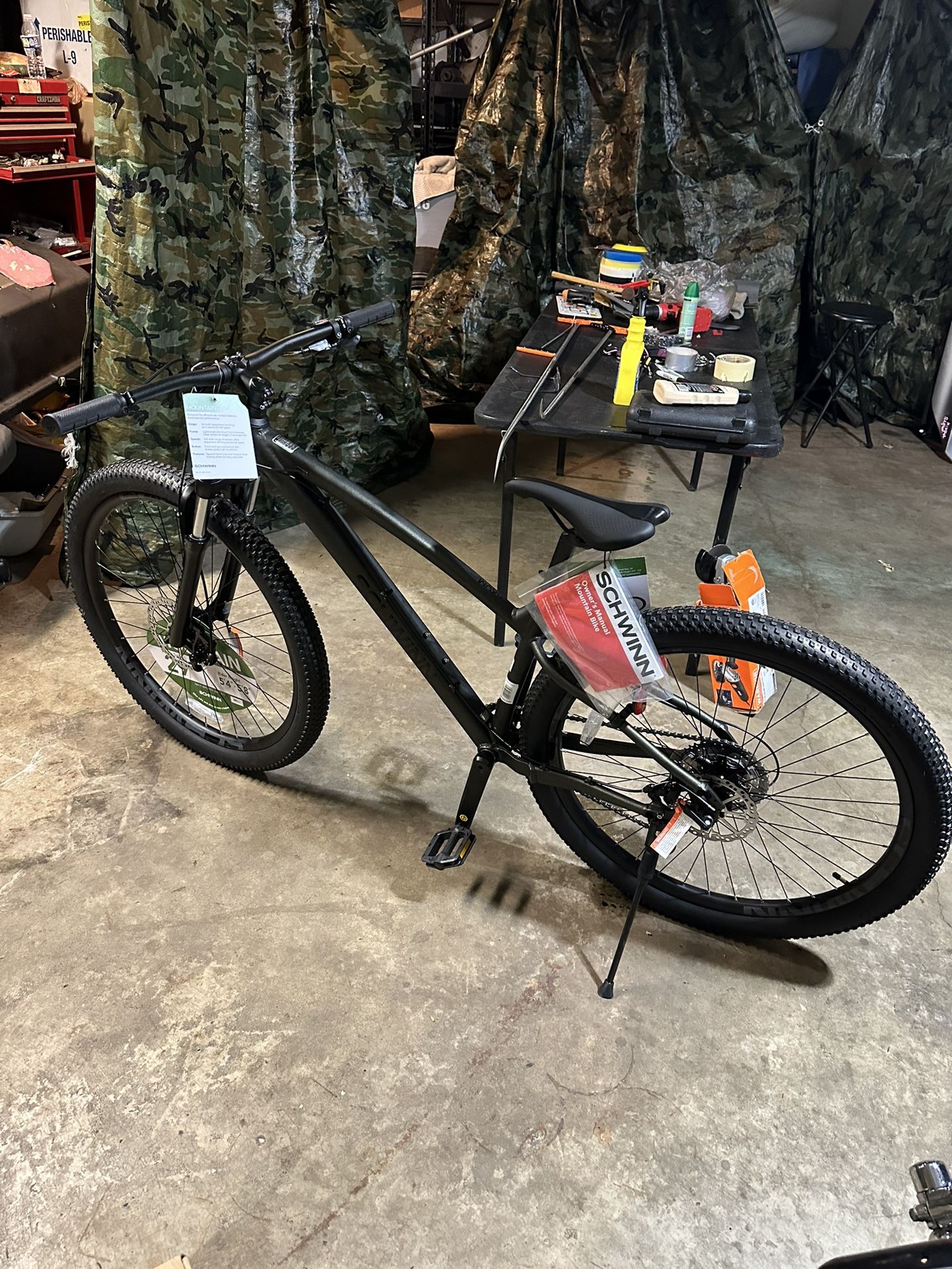 Schwinn 29" Axum Mens Mountain Bike, 19-in Frame, 8 Speeds, Black